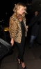 Kate+Moss+wears+beloved+leopard+print+fur+pvMeyzuHEYdl.jpg