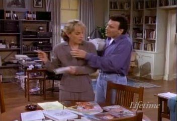 Mad About You - S03E13 - Mad About You(Part 1)_avi_input_22755.jpg